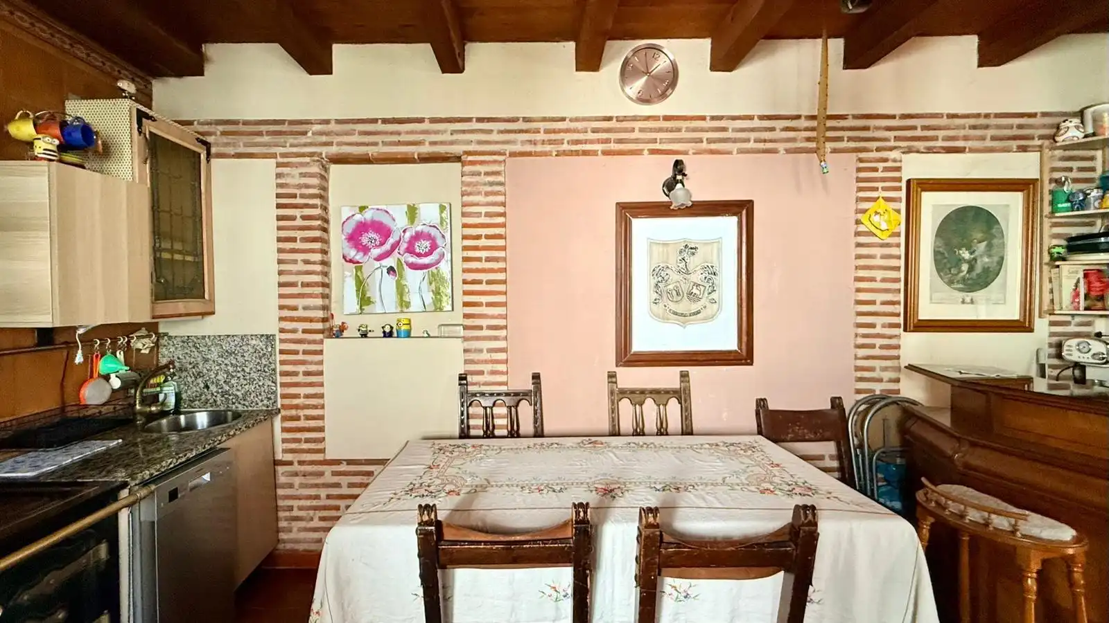 Menjador de Casa o xalet en venda en Zarzuela del Pinar amb Calefacció i Moblat