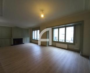 Living room of Flat to rent in  Barcelona Capital  with Heating and Parquet flooring