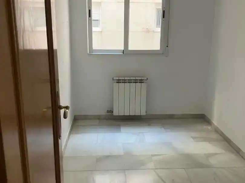 Dormitori de Pis de lloguer en Granada amb Aire condicionat, Traster i Balcó