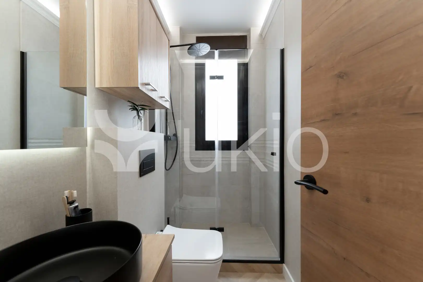 Bany de Apartament de lloguer en Madrid amb Aire condicionat, Calefacció i Moblat