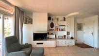 Sala d'estar de Dúplex en venda en Castelldefels amb Calefacció, Jardí privat i Terrassa