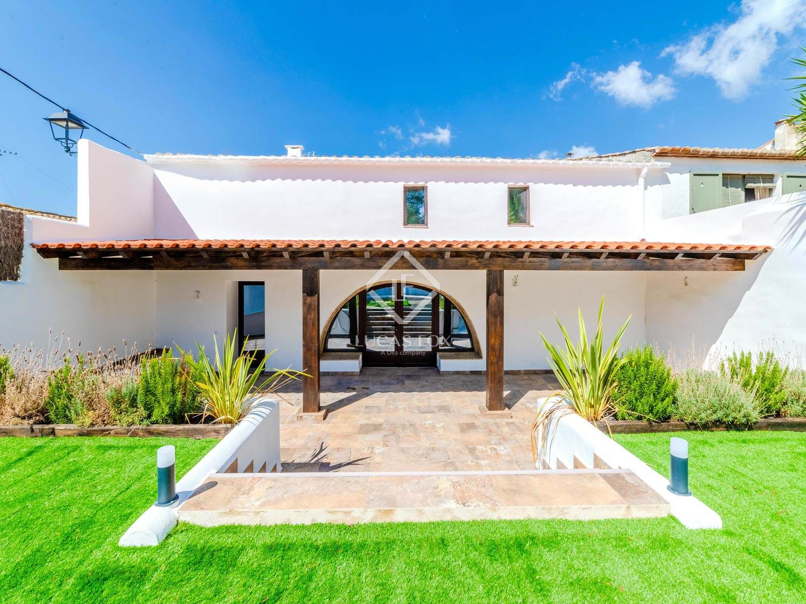Exterior view of House or chalet for sale in Sant Pere de Ribes  with Air Conditioner, Heating and Private garden