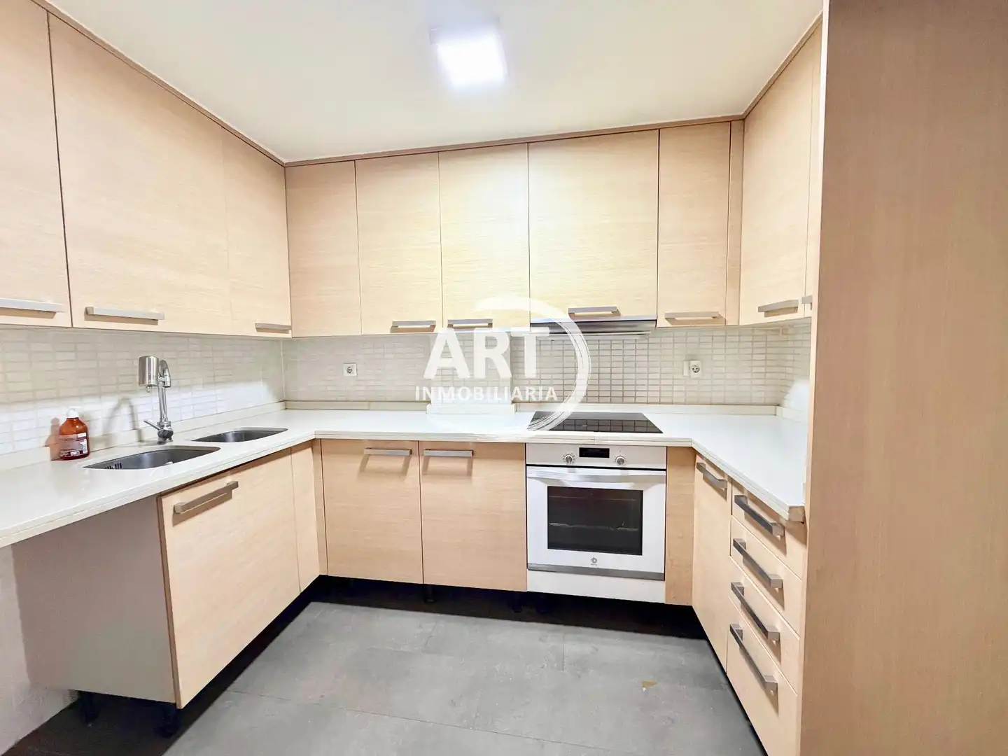 Kitchen of Flat for rent in Ciutat Vella 