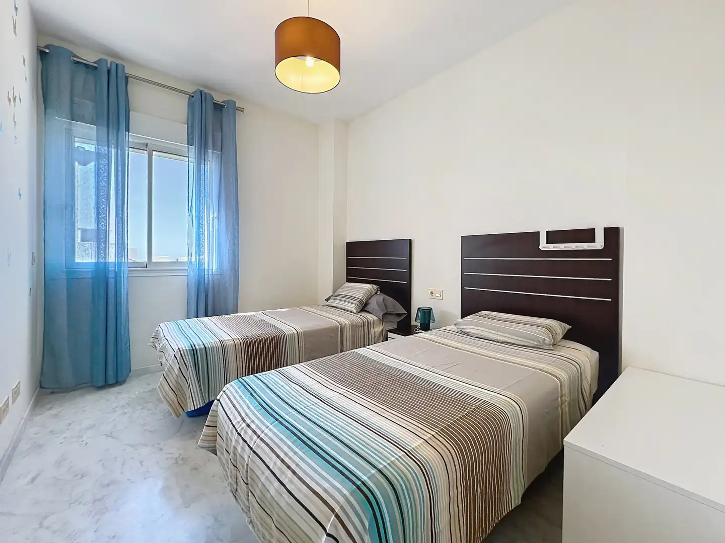 Habitación de Ático en venta en Estepona con Aire acondicionado, Terraza y Piscina