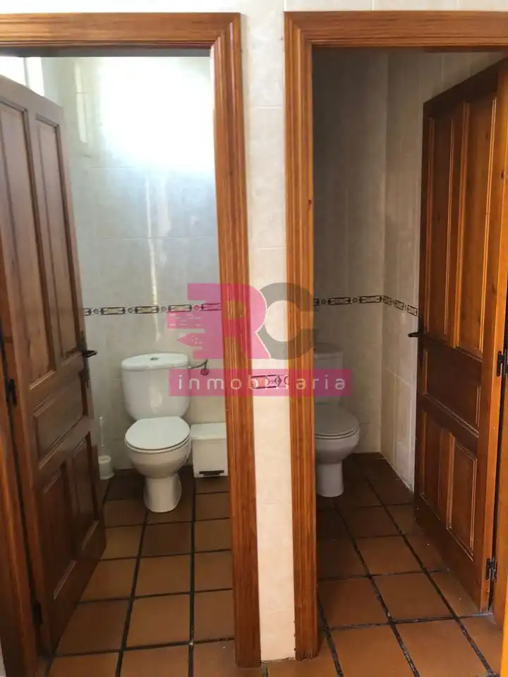 Bathroom of Commercial properties for sale in Cabrerizos