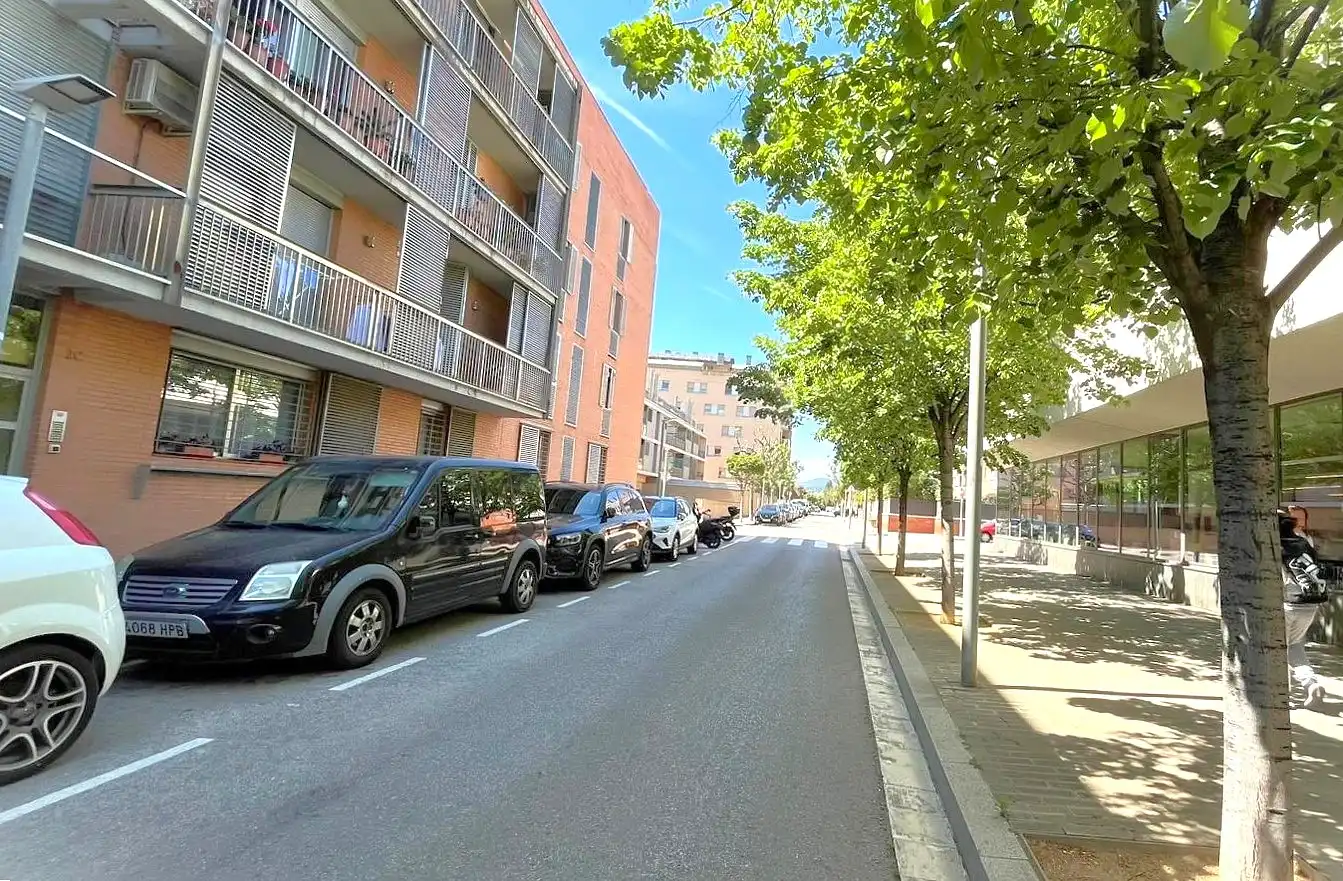 Vista exterior de Traster en venda en Sant Joan Despí