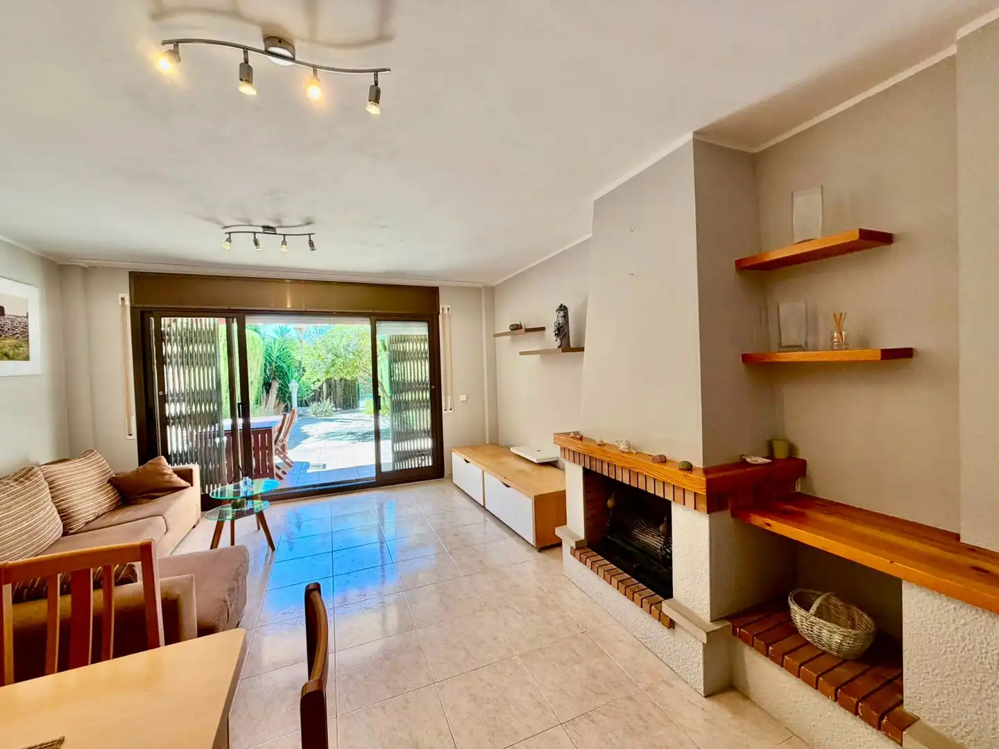 Wohnzimmer von Maisonette zum Verkauf in Torredembarra mit Heizung, Privatgarten und Terrasse