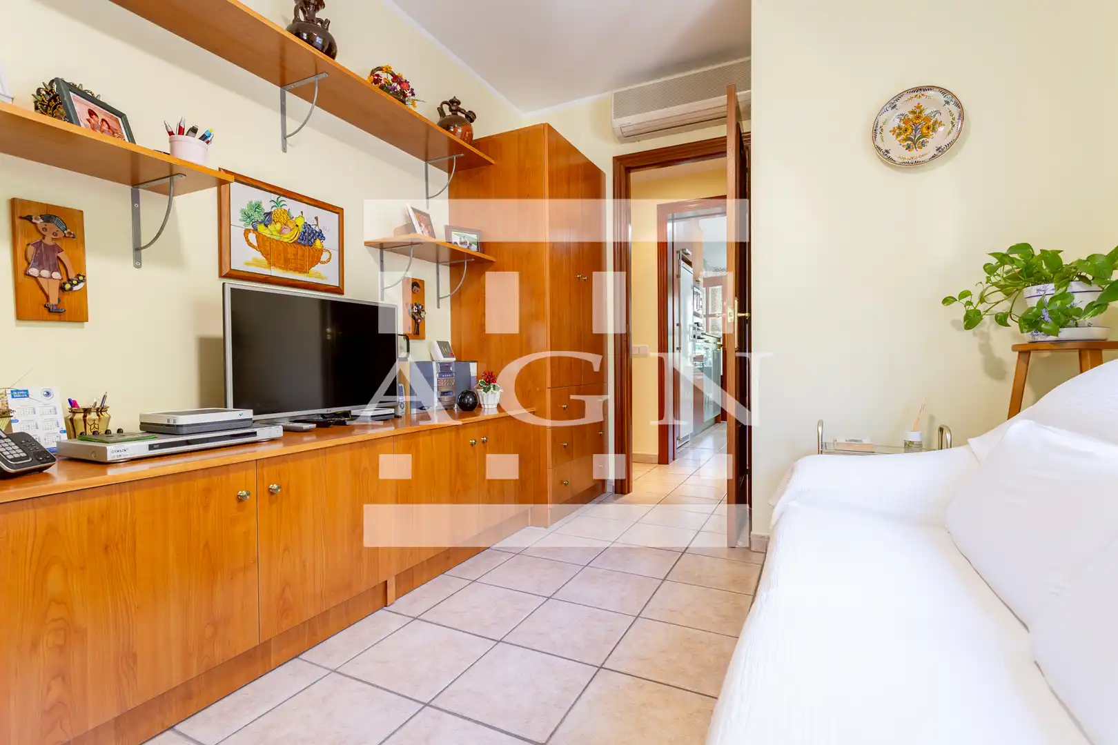 Sala d'estar de Casa o xalet en venda en Cambrils amb Aire condicionat, Calefacció i Jardí privat