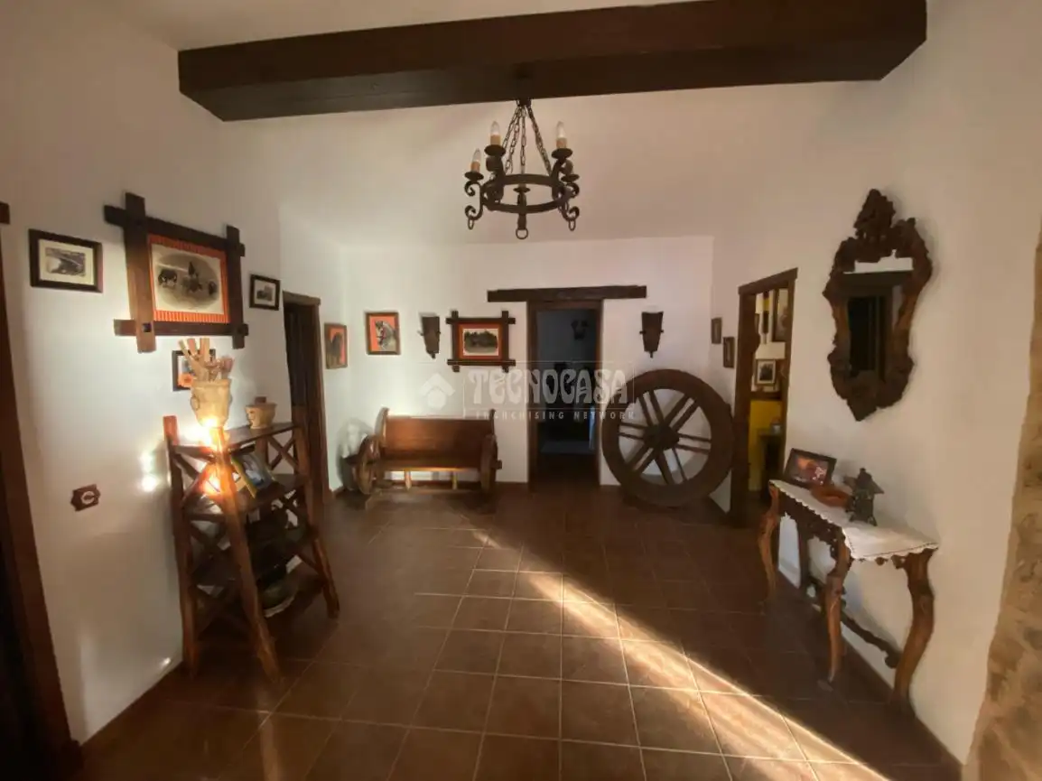 Finca rústica en venda en El Puerto de Santa María amb Traster i Moblat