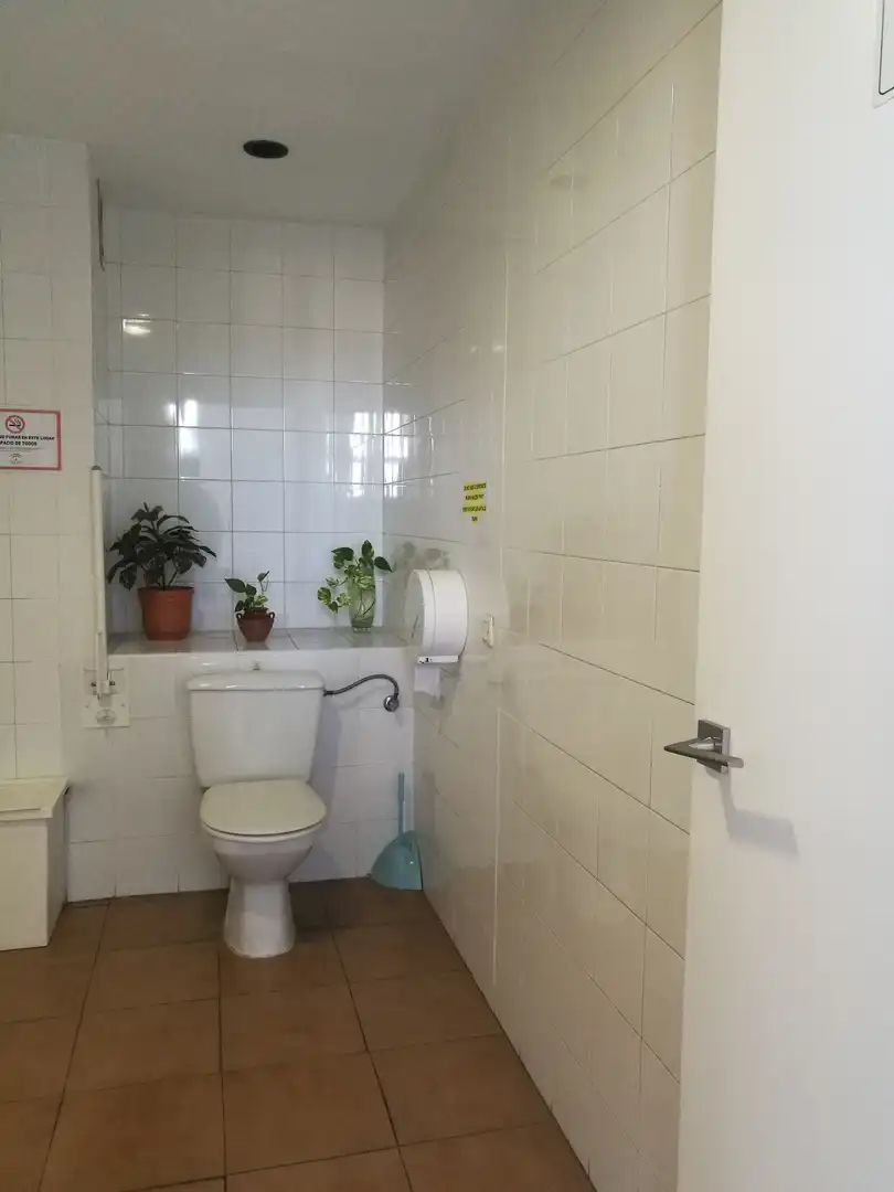 Bany de Oficina de lloguer en Sevilla amb Aire condicionat