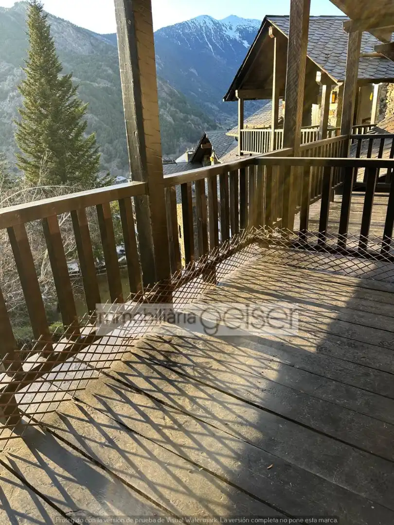 Vista exterior de Dúplex en venta en Ordino con Calefacción, Parquet y Terraza