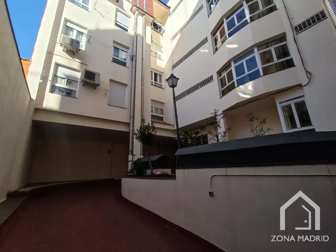 Vista exterior de Garaje en venta en Madrid