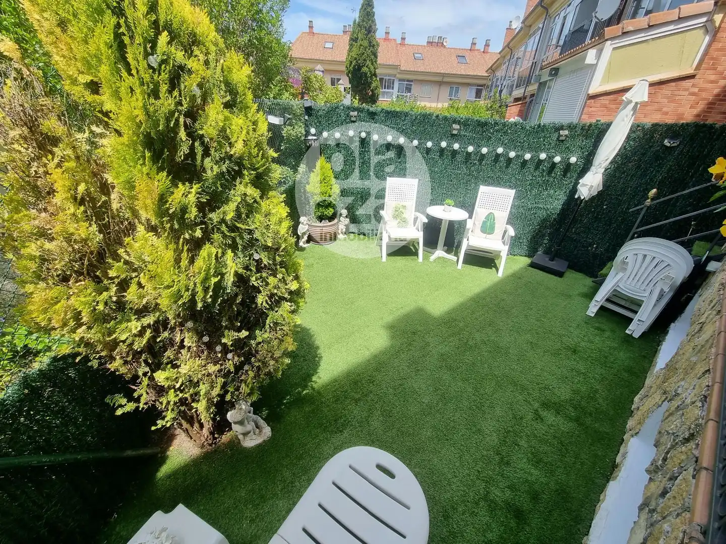 Jardí de Casa adosada en venda en Burgos amb Calefacció, Terrassa i Traster