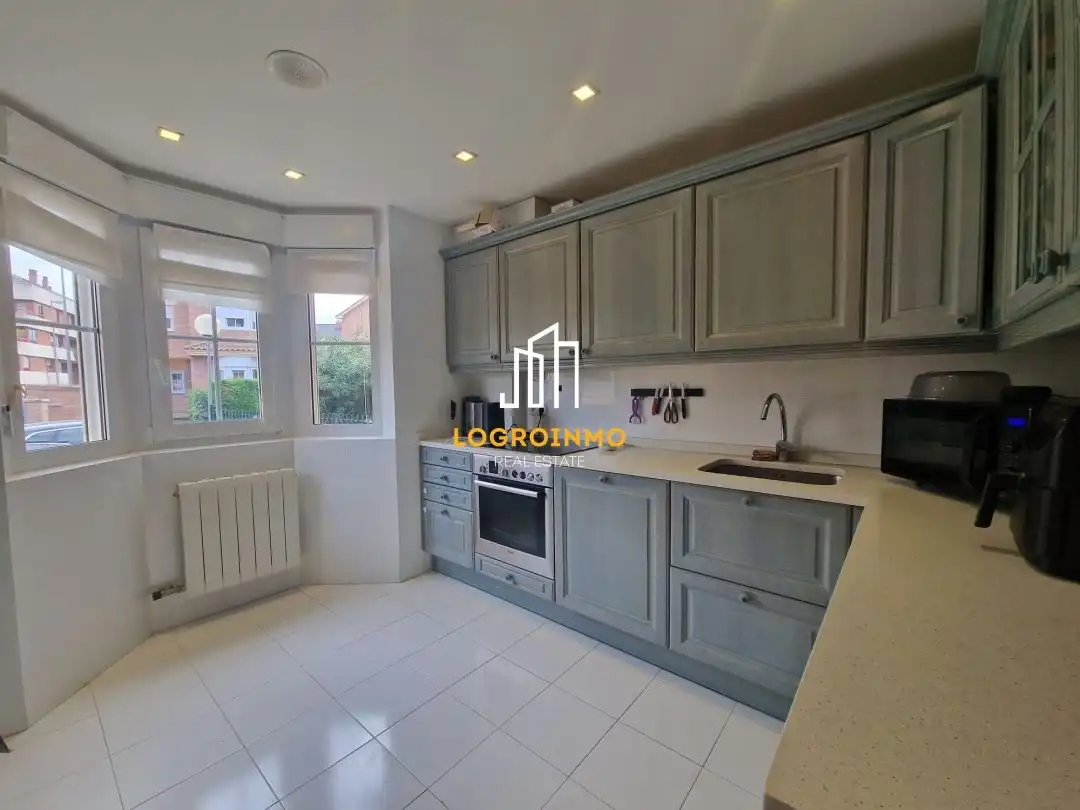House with pool for sale in Avda. Madrid, imagen 20