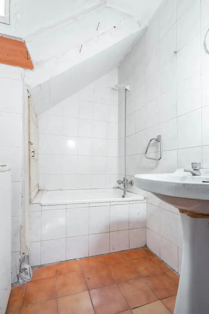 Bathroom of Houses for sale in Aller  with Private garden and Storage room