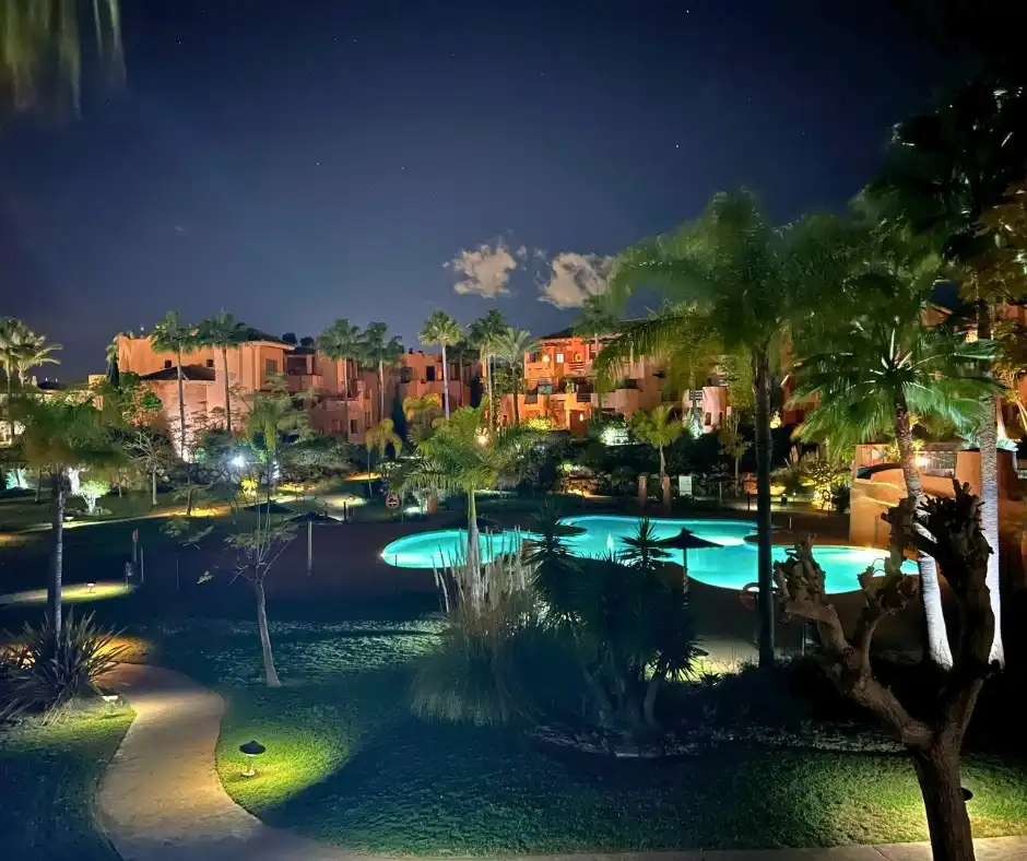 Vista exterior de Apartamento en venta en Estepona con Aire acondicionado, Terraza y Trastero