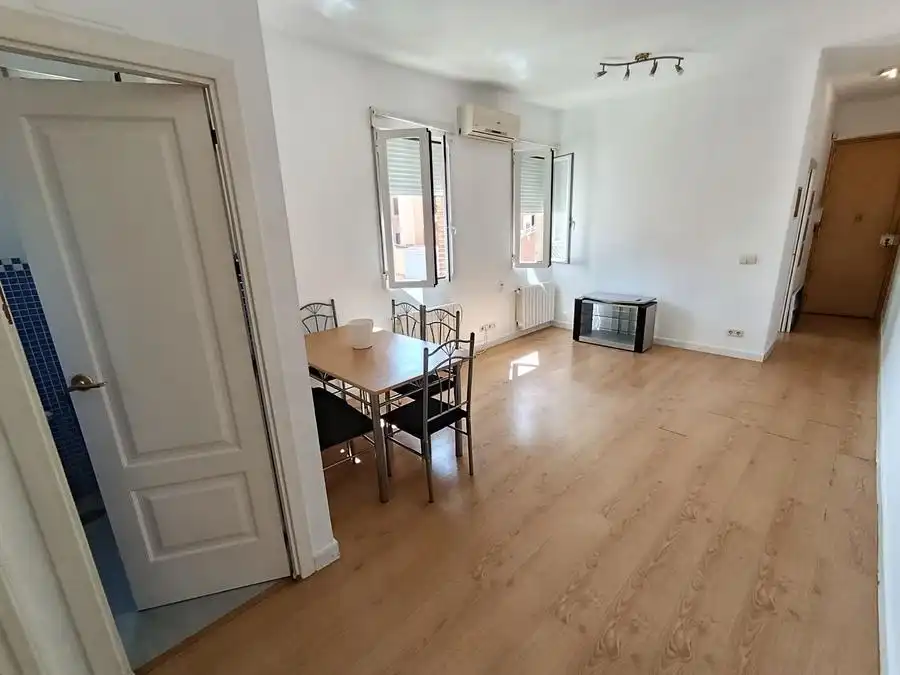 Dining room of Flat for sale in Ciudad Lineal