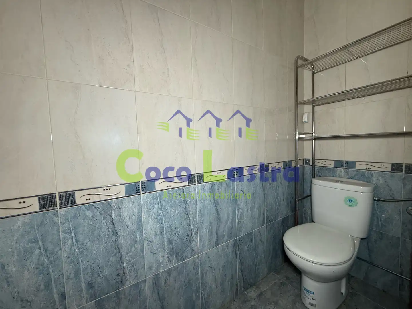 Baño de Local en venta en Salamanca