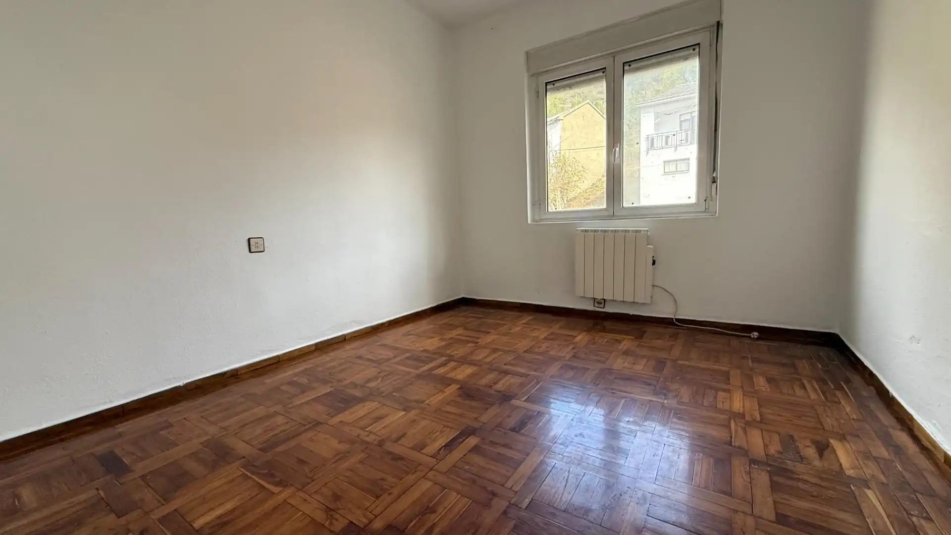 Bedroom of Flat for sale in Aller  with Terrace