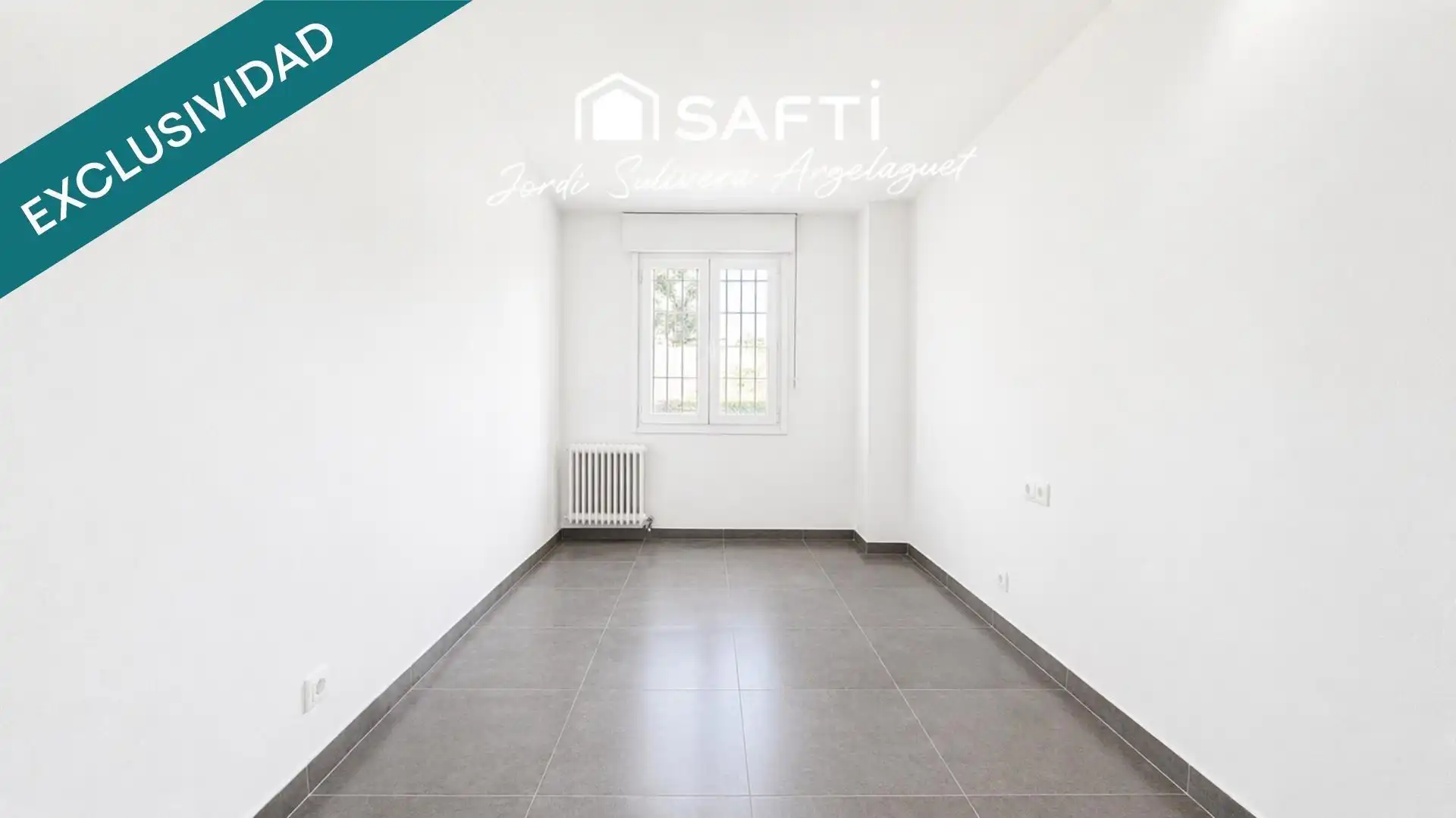 Exterior view of Flat for sale in Girona  with Air Conditioner, Heating and Terrace