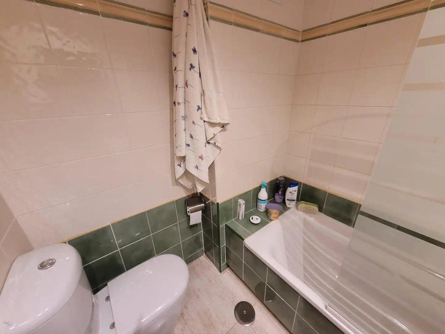 Bathroom of Apartments for sale in Alicante / Alacant  with Private garden, Furnished and Community pool