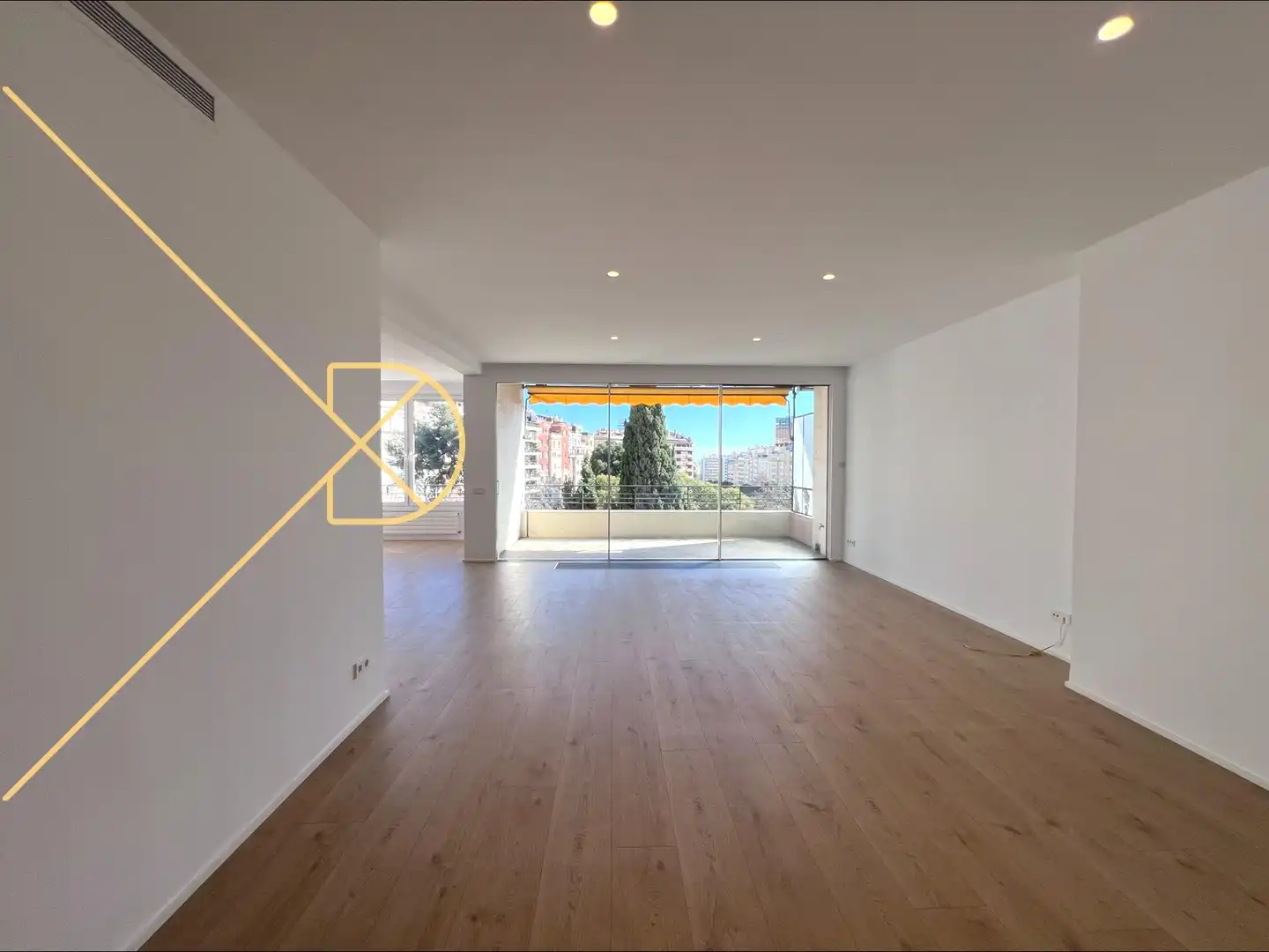 Living room of Flat for sale in  Barcelona Capital  with Terrace and Balcony