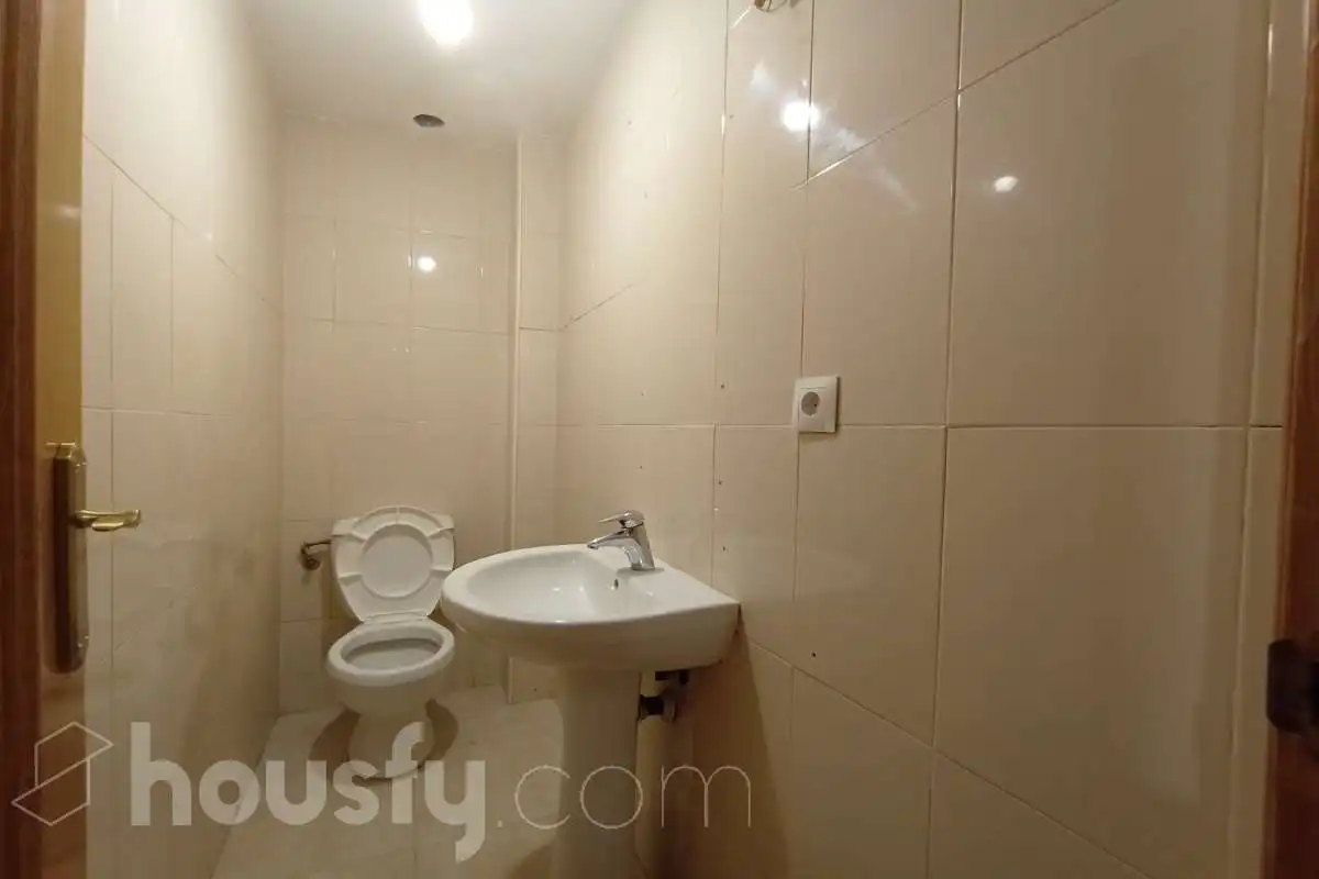 Bathroom of Duplexes for rent in Magán  with Air Conditioner, Parquet flooring and Storage room