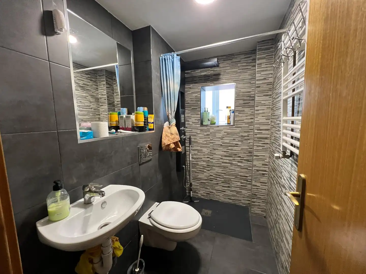 Bathroom of Flat for sale in  Pamplona / Iruña  with Heating