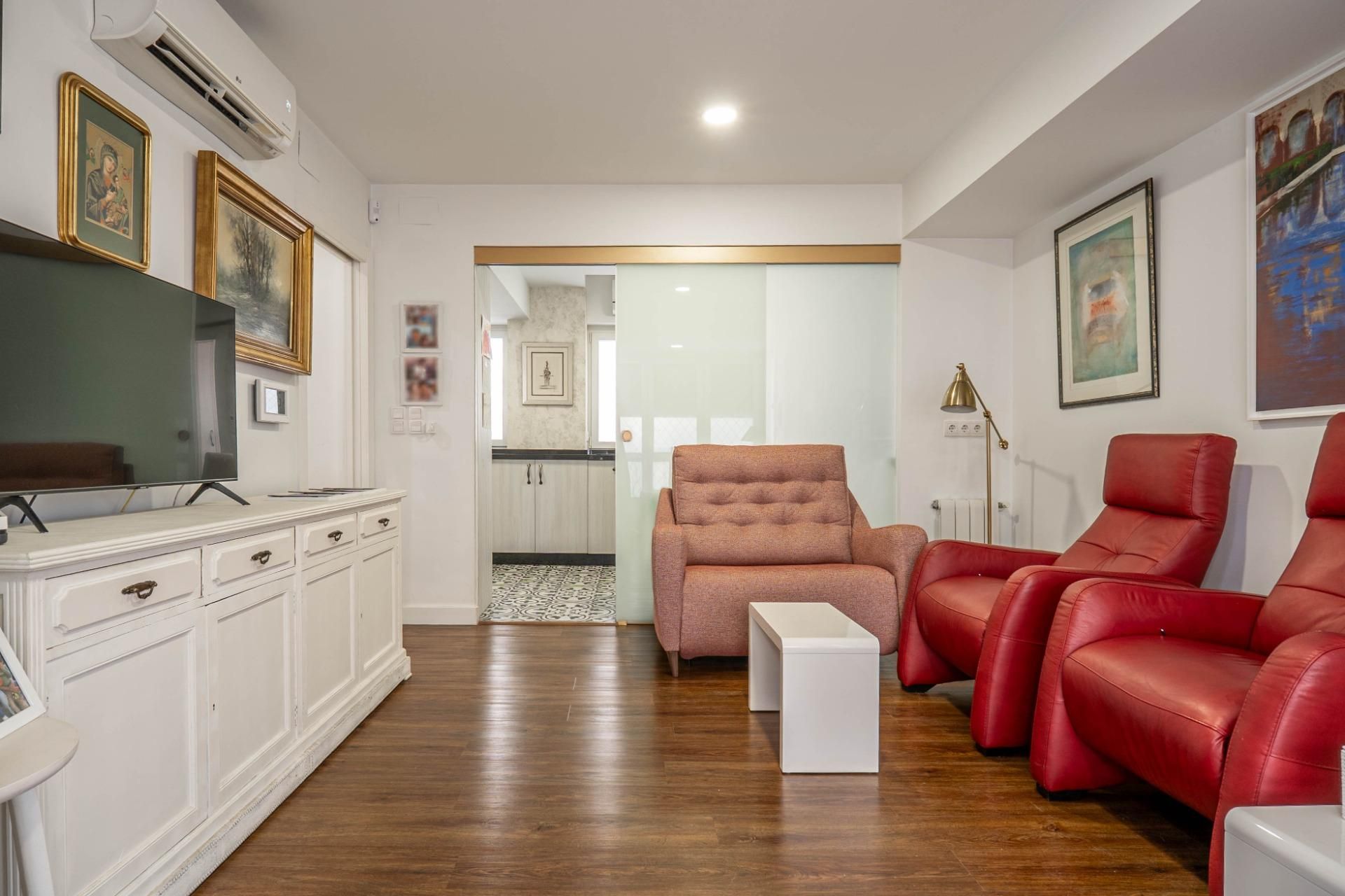 Living room of Flat for sale in  Granada Capital  with Air Conditioner, Heating and Alarm