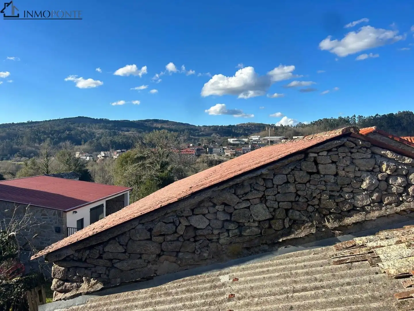 Vista exterior de Casa o xalet en venda en Cerdedo amb Jardí privat i Traster