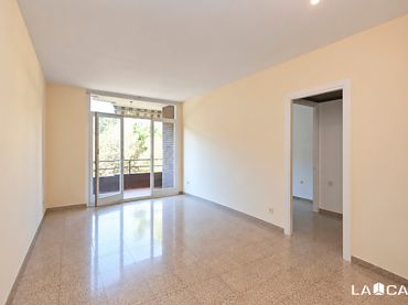 Appartamento con balcone in vendita a Sants - Montjuïc