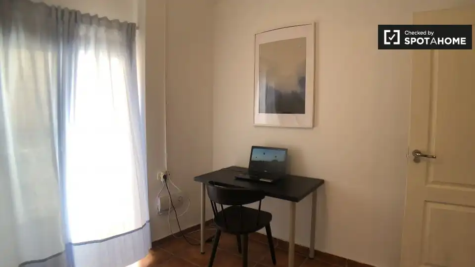 Habitació a Embajadores - Lavapiés