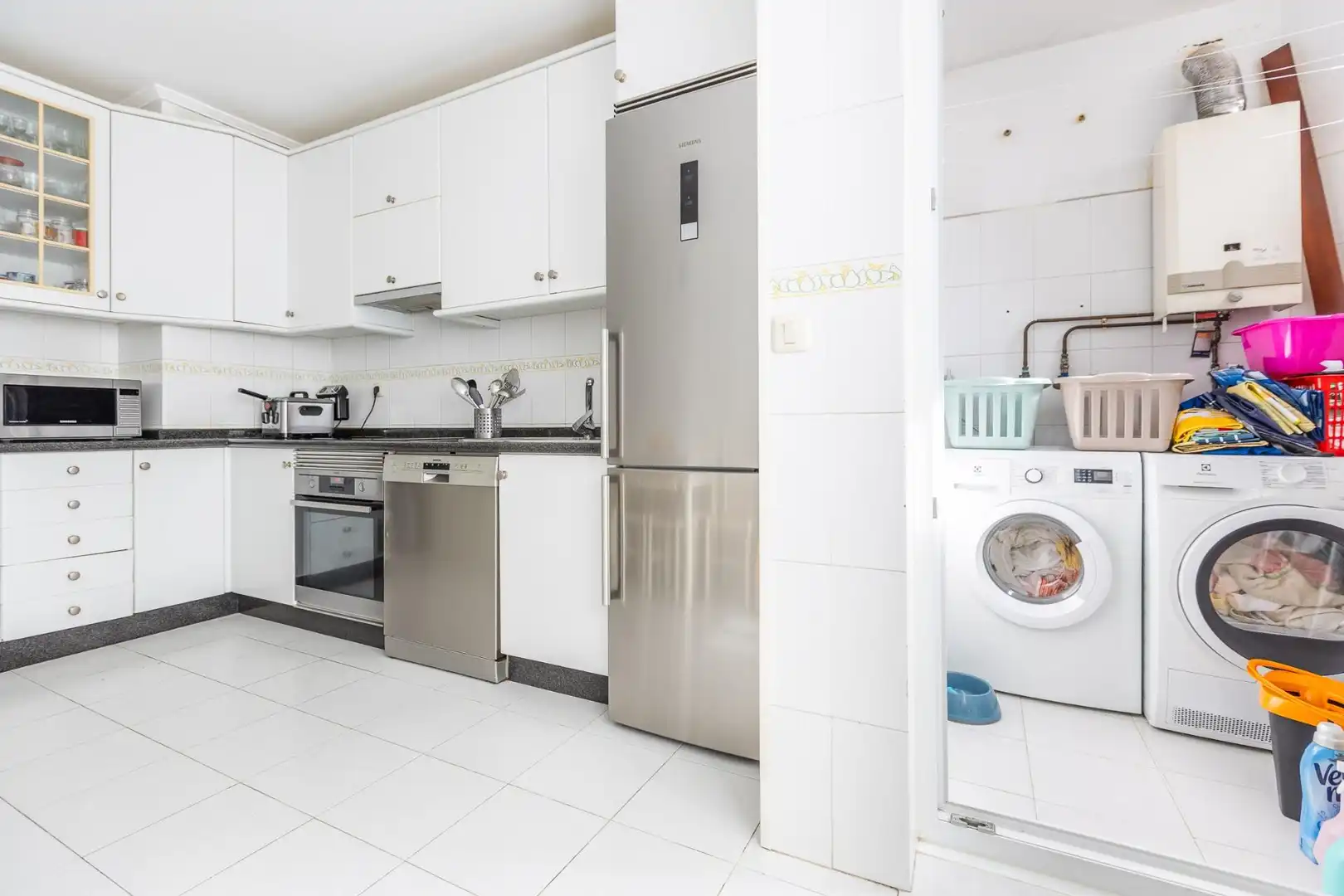 Kitchen of Flat for sale in Oleiros  with Storage room