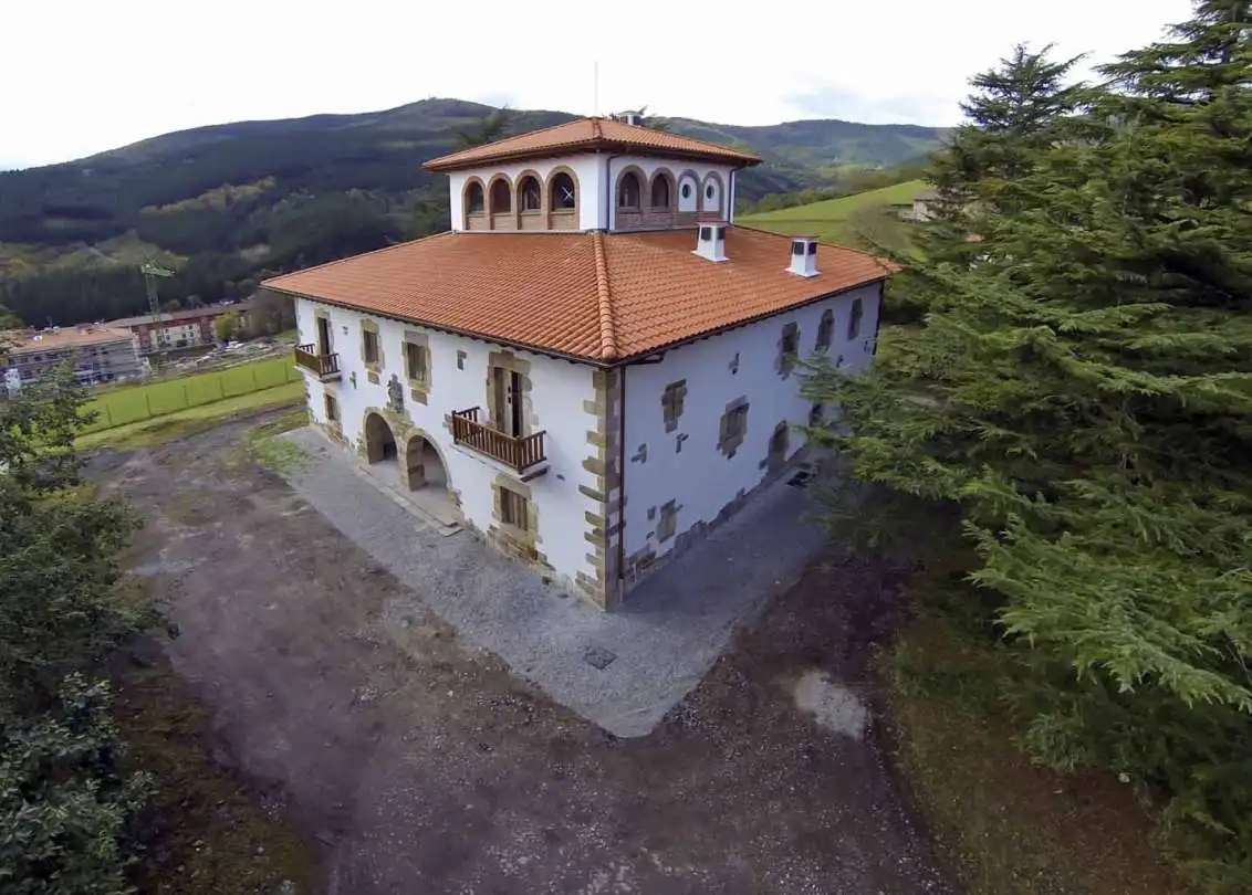 Vista exterior de Casa o chalet en venta en Legazpi con Jardín privado y Balcón