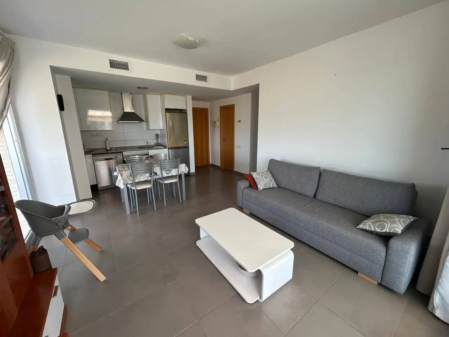 Wohnzimmer von Wohnungen zur Miete in Moncofa mit Klimaanlage, Privatgarten und Terrasse