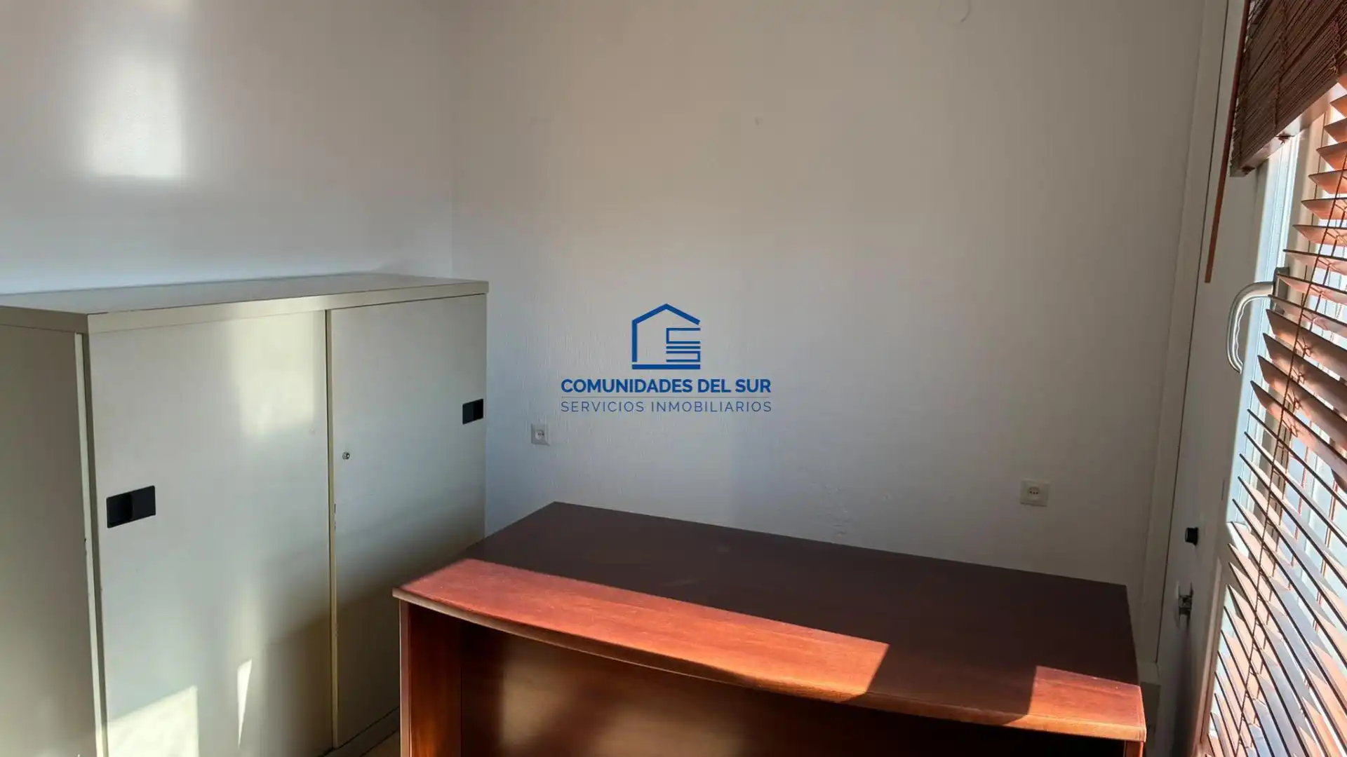 Office for rent in El Pópulo - Santa María 