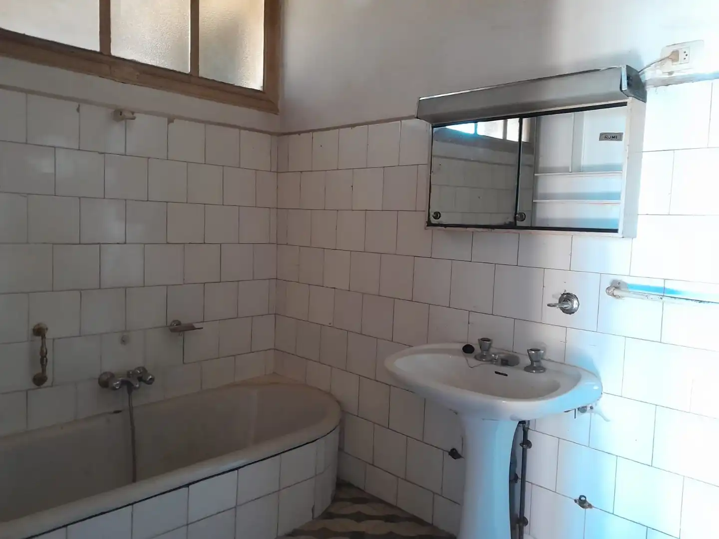 Badezimmer von Gebäude zum Verkauf in Mondariz