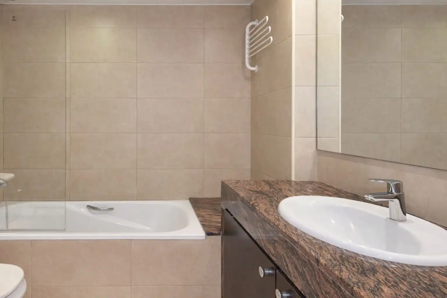 Baño de Ático en venta en Gavà con Aire acondicionado, Terraza y Trastero