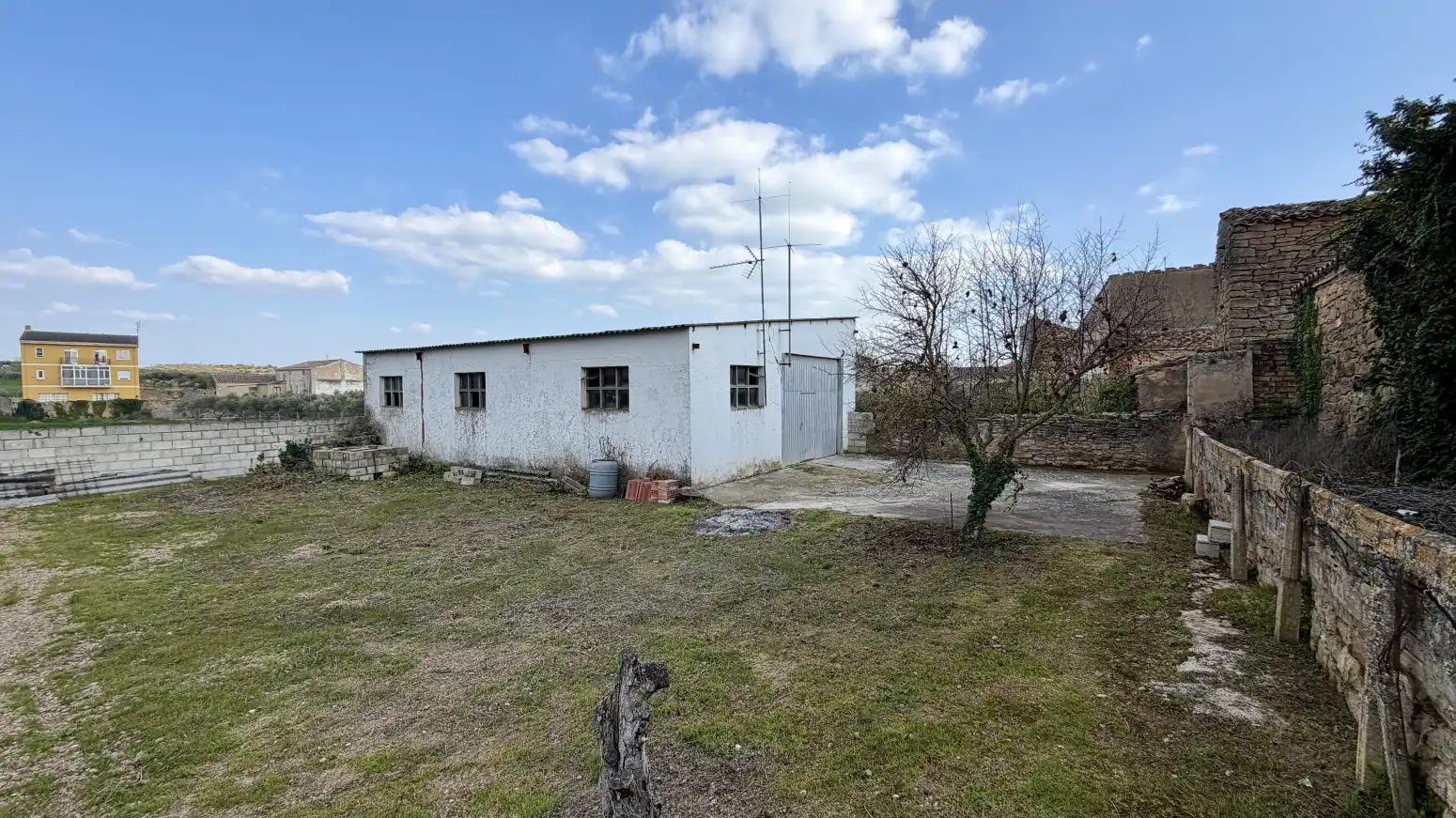 Houses for sale in Allo  with Heating