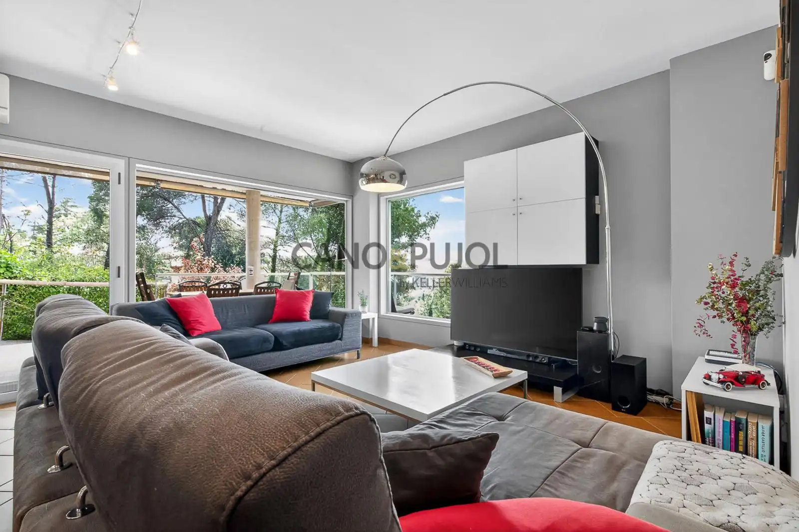 Living room of Houses for sale in Terrassa  with Air Conditioner, Heating and Terrace
