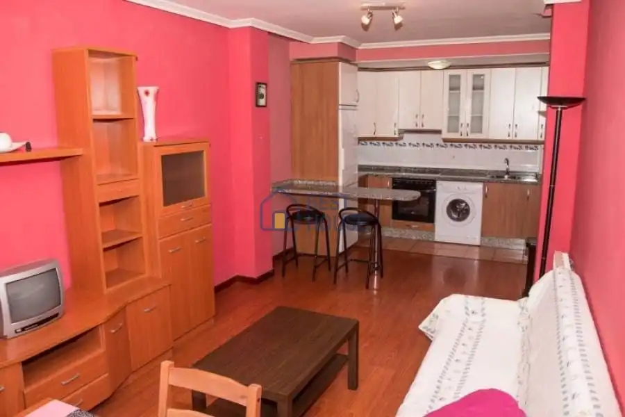 Sala de estar de Planta baja en venta en León Capital  con Calefacción, Parquet y Terraza