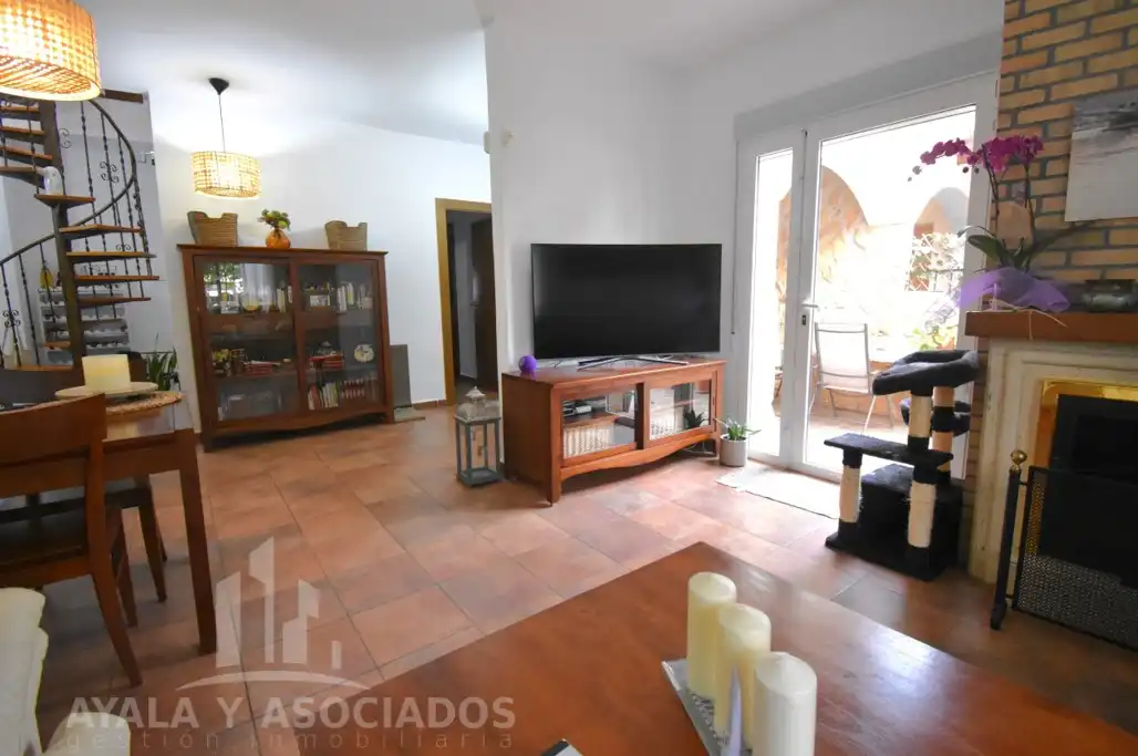 Sala d'estar de Casa o xalet en venda en La Unión amb Aire condicionat, Calefacció i Jardí privat