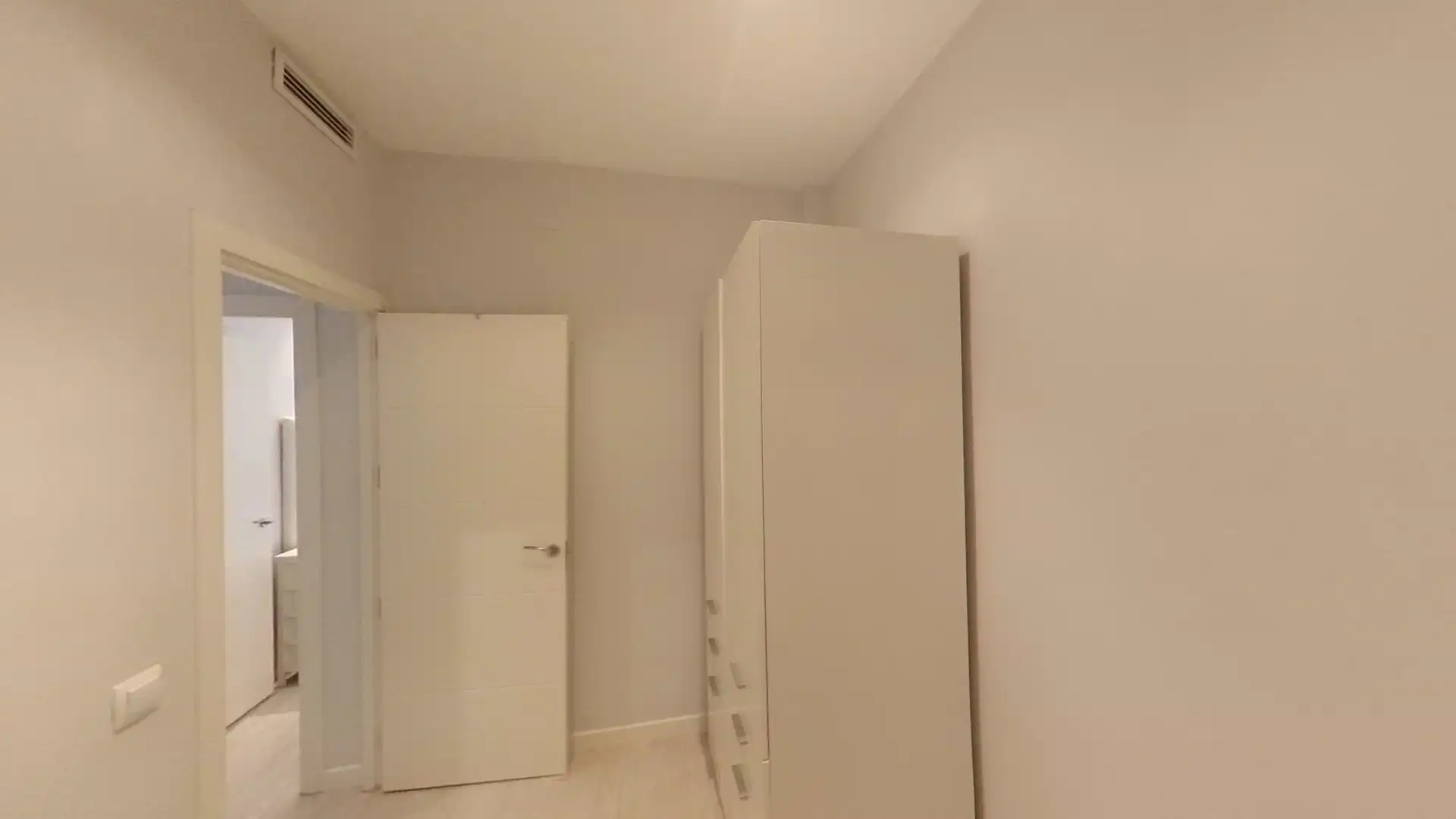 Flat for rent in Calle de las Peñuelas, Acacias