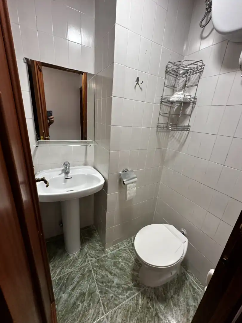 Bathroom of Flat for rent in Cuenca  with Heating, Terrace and Furnished