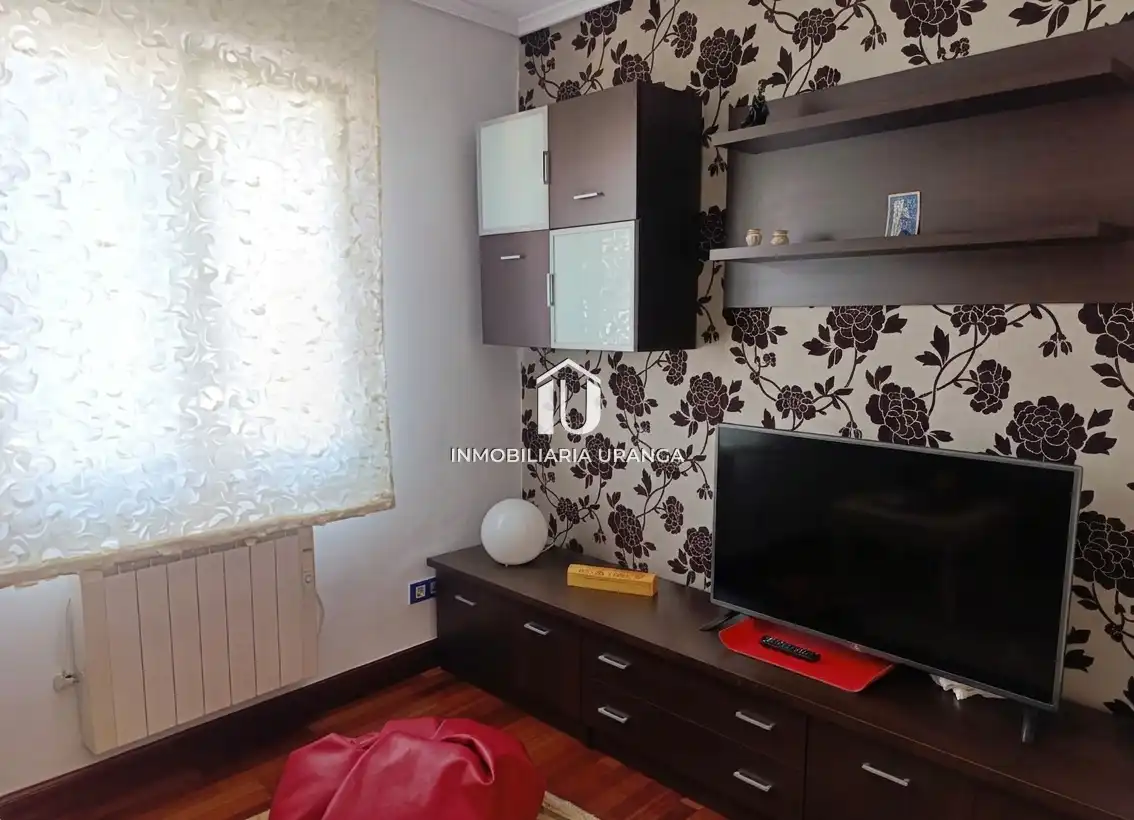 Sala de estar de Piso en venta en Laredo con Calefacción