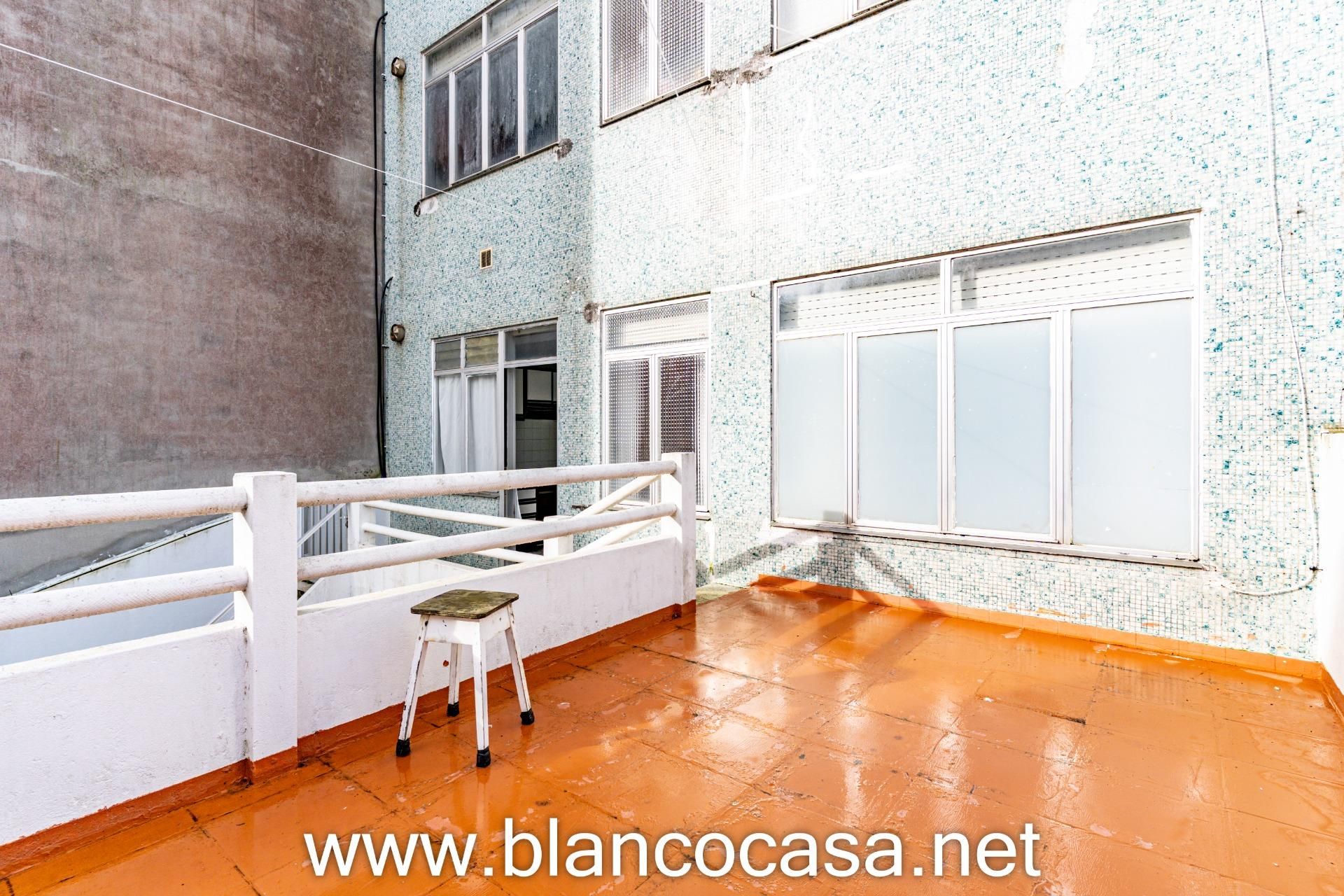Exterior view of Flat for sale in Malpica de Bergantiños  with Parquet flooring, Terrace and Storage room