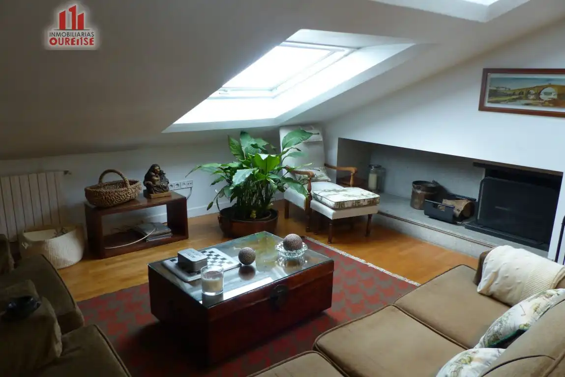 Living room of Flat for sale in Ourense Capital   with Air Conditioner, Storage room and Furnished
