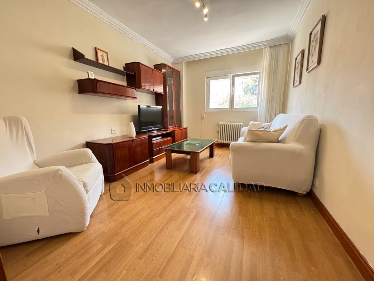 Living room of Flat to rent in Burgos Capital  with Heating, Furnished and Pets allowed