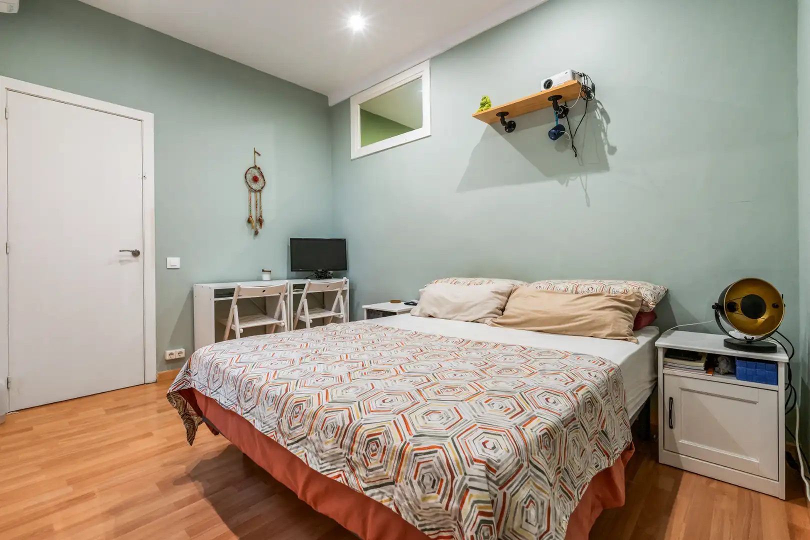 Schlafzimmer von Wohnung zum Verkauf in Barcelona mit Klimaanlage, Heizung und Balkon