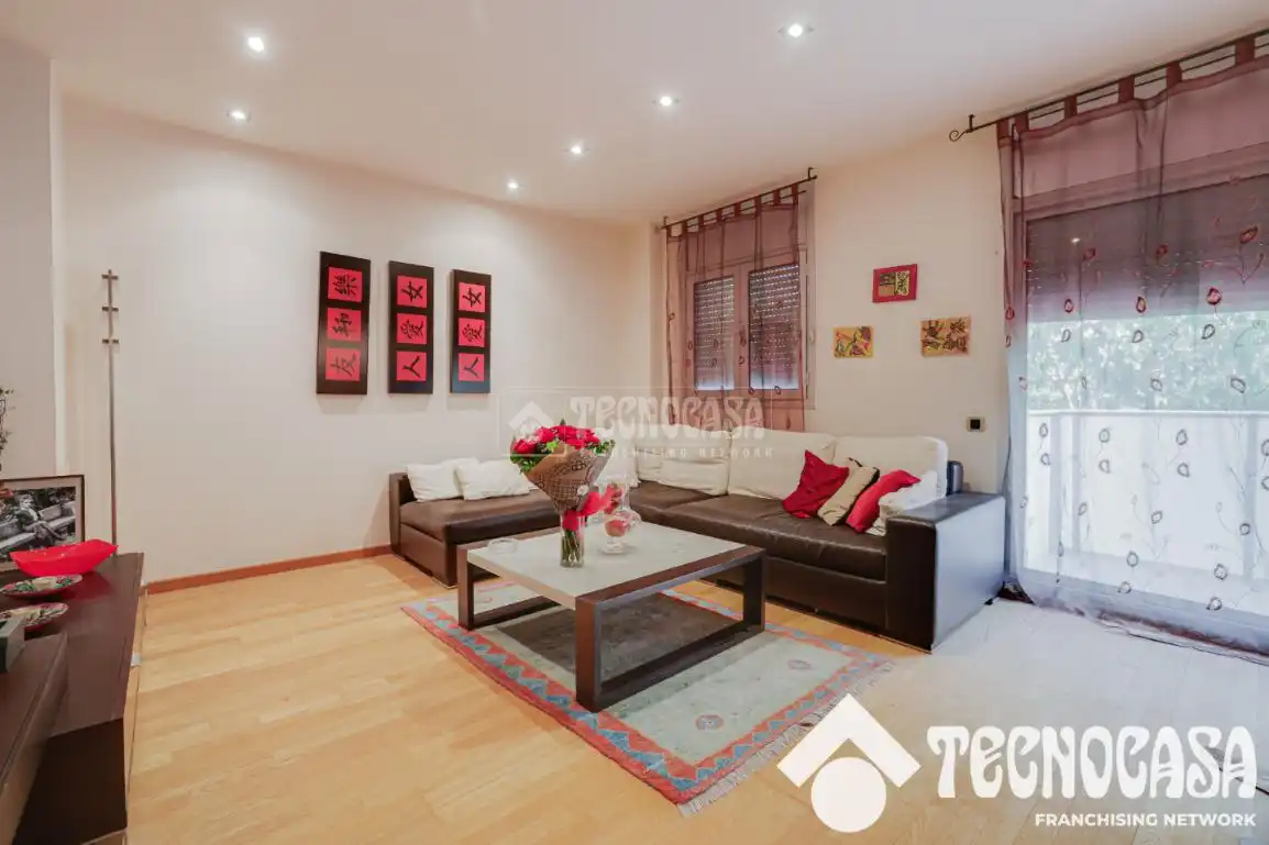 Wohnzimmer von Wohnung zum Verkauf in Barcelona mit Klimaanlage, Abstellraum und Balkon